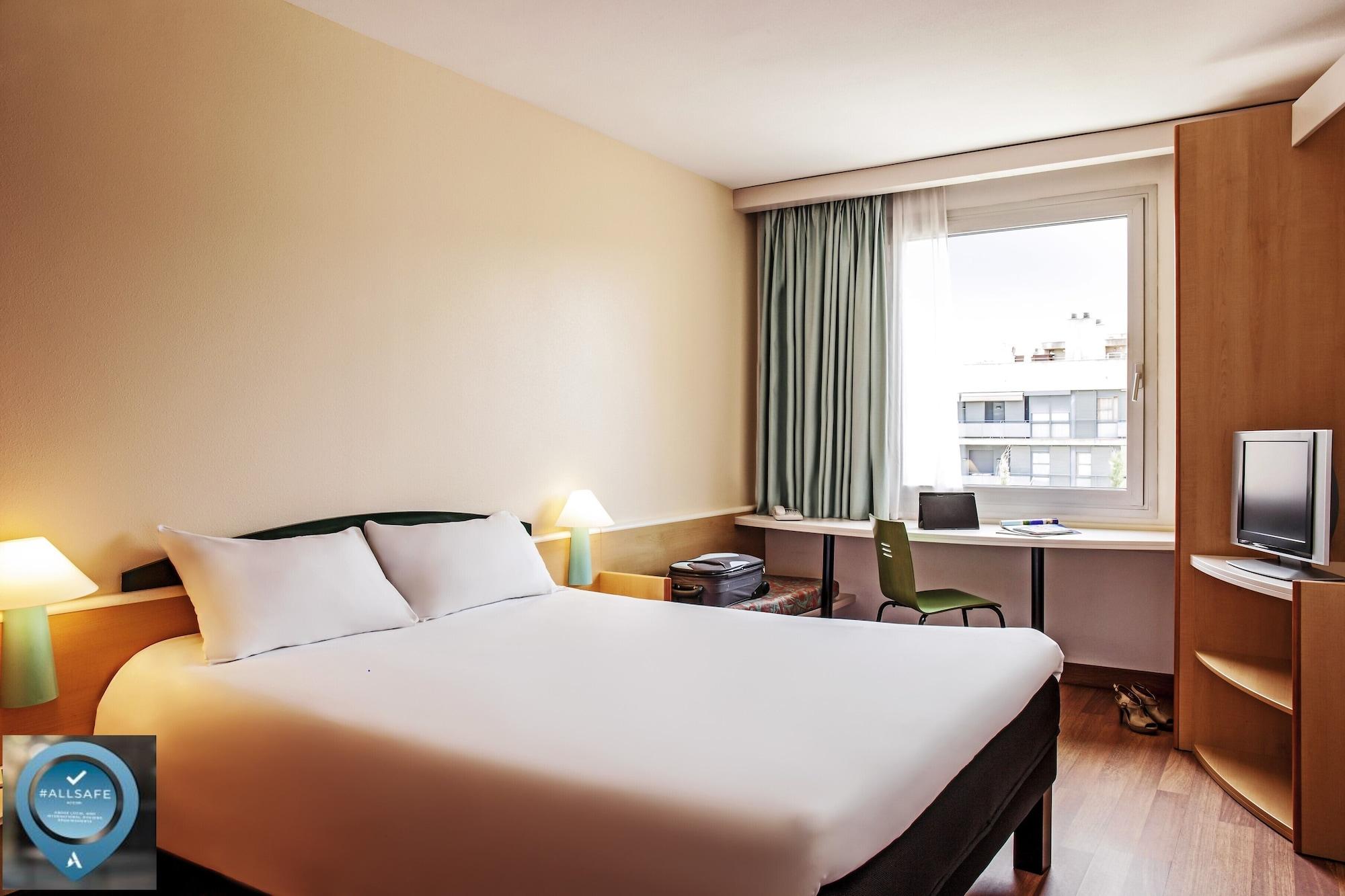 Ibis Barcelona Molins De Rei Hotell Exteriör bild