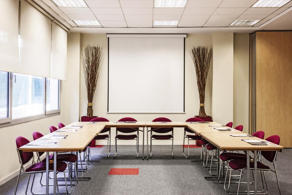 Ibis Barcelona Molins De Rei Hotell Exteriör bild