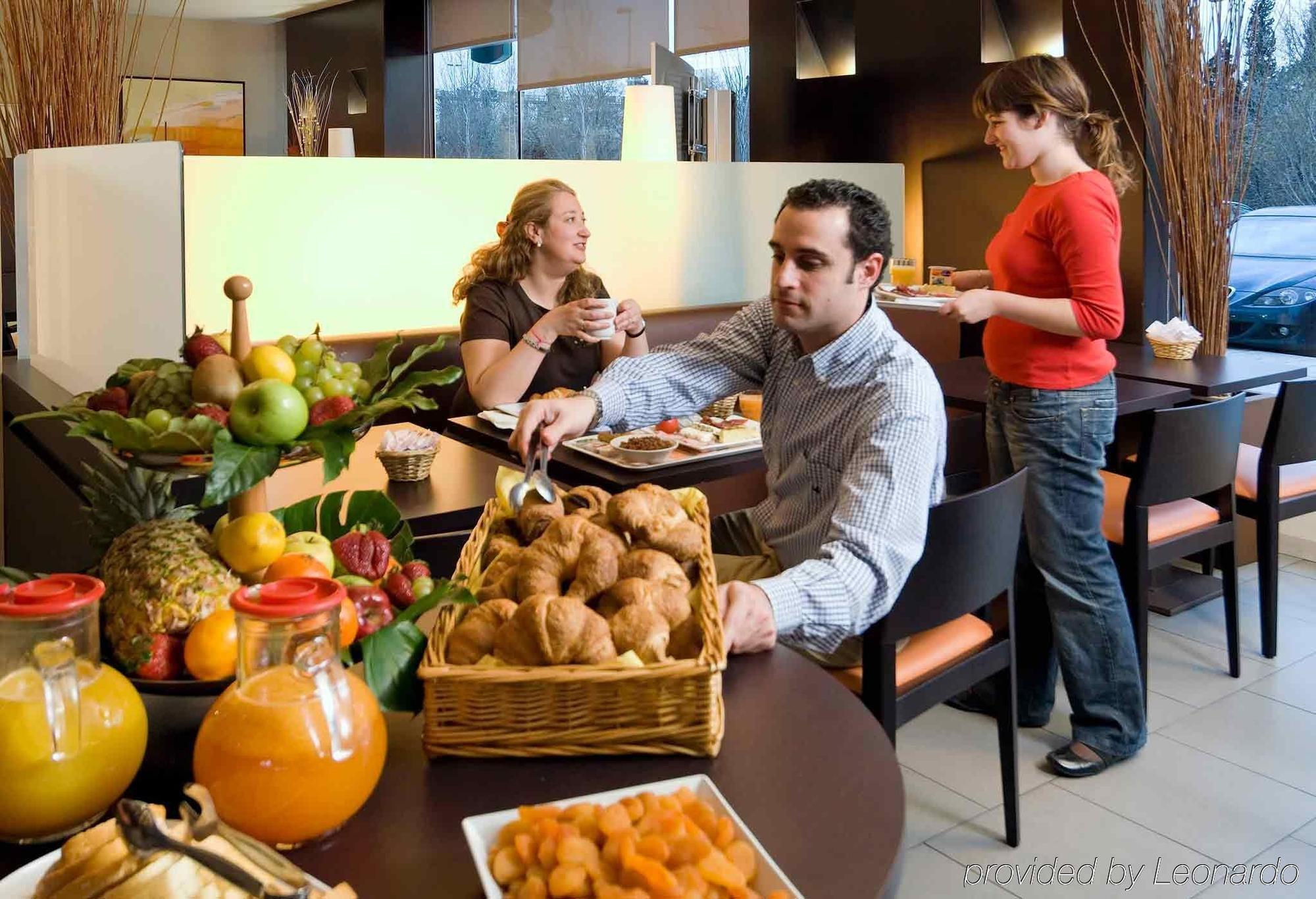 Ibis Barcelona Molins De Rei Hotell Exteriör bild