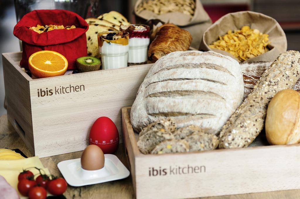 Ibis Barcelona Molins De Rei Hotell Exteriör bild