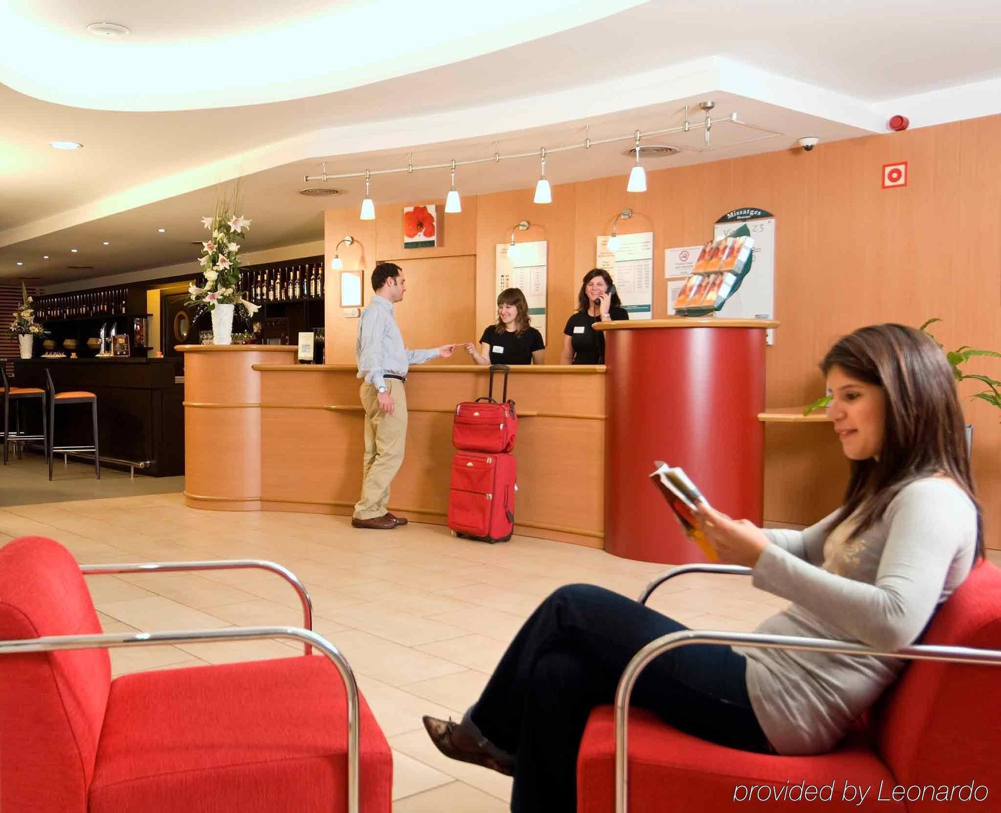 Ibis Barcelona Molins De Rei Hotell Exteriör bild