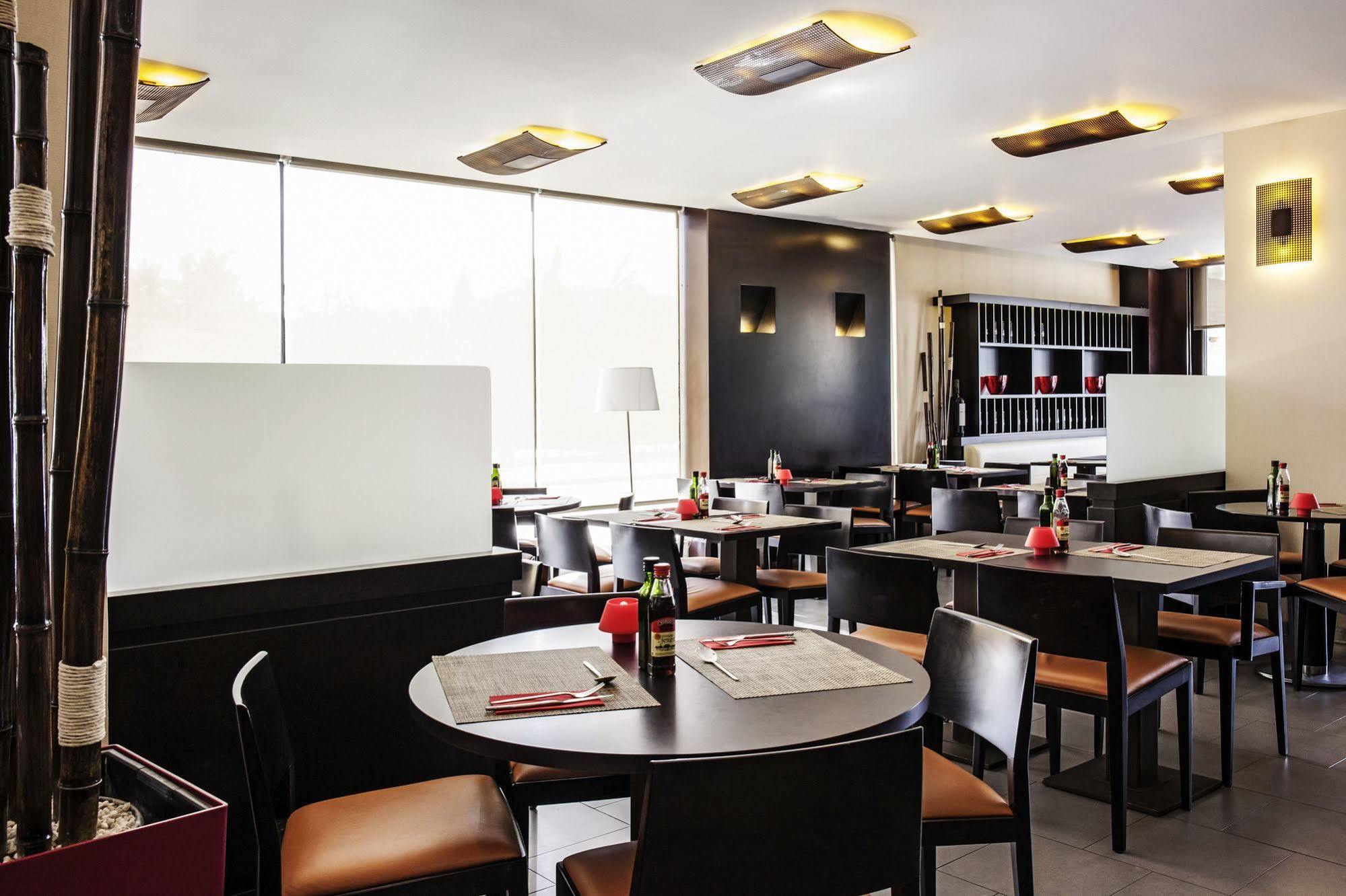 Ibis Barcelona Molins De Rei Hotell Exteriör bild