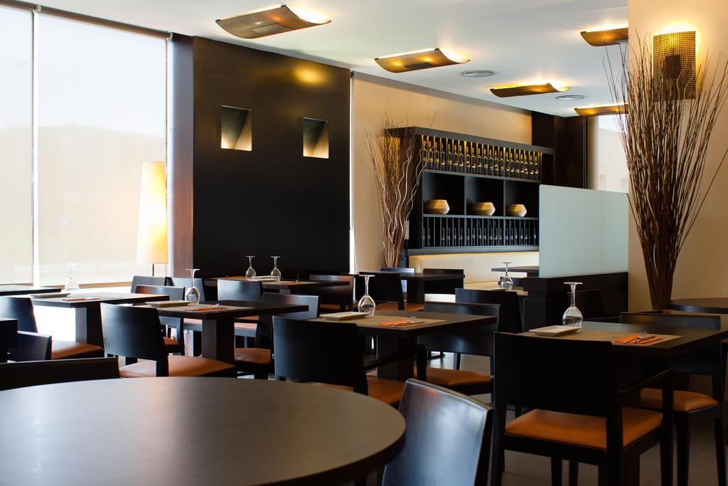 Ibis Barcelona Molins De Rei Hotell Exteriör bild