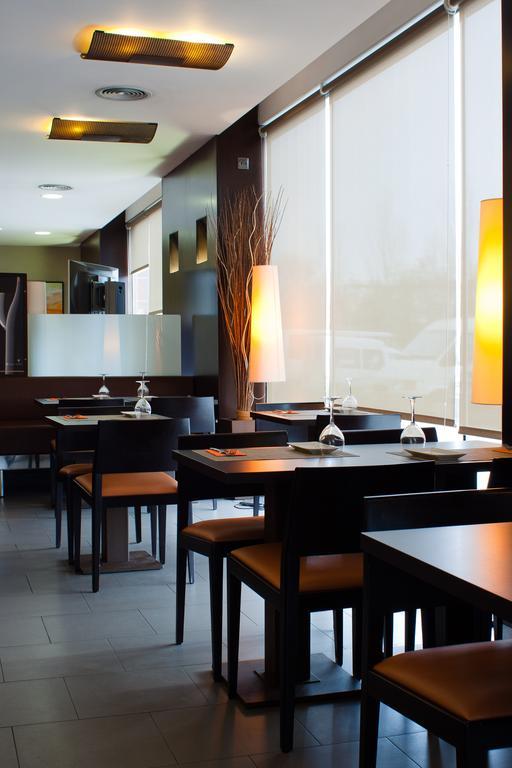 Ibis Barcelona Molins De Rei Hotell Exteriör bild