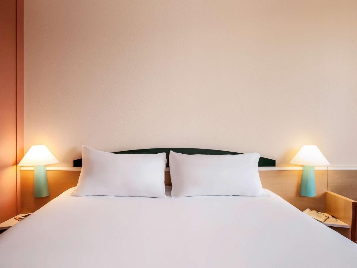 Ibis Barcelona Molins De Rei Hotell Exteriör bild