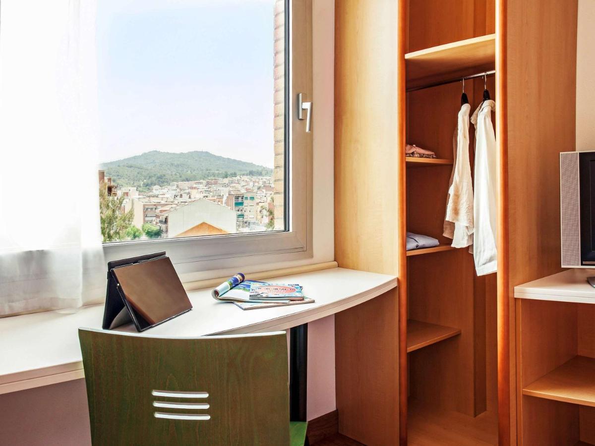 Ibis Barcelona Molins De Rei Hotell Exteriör bild