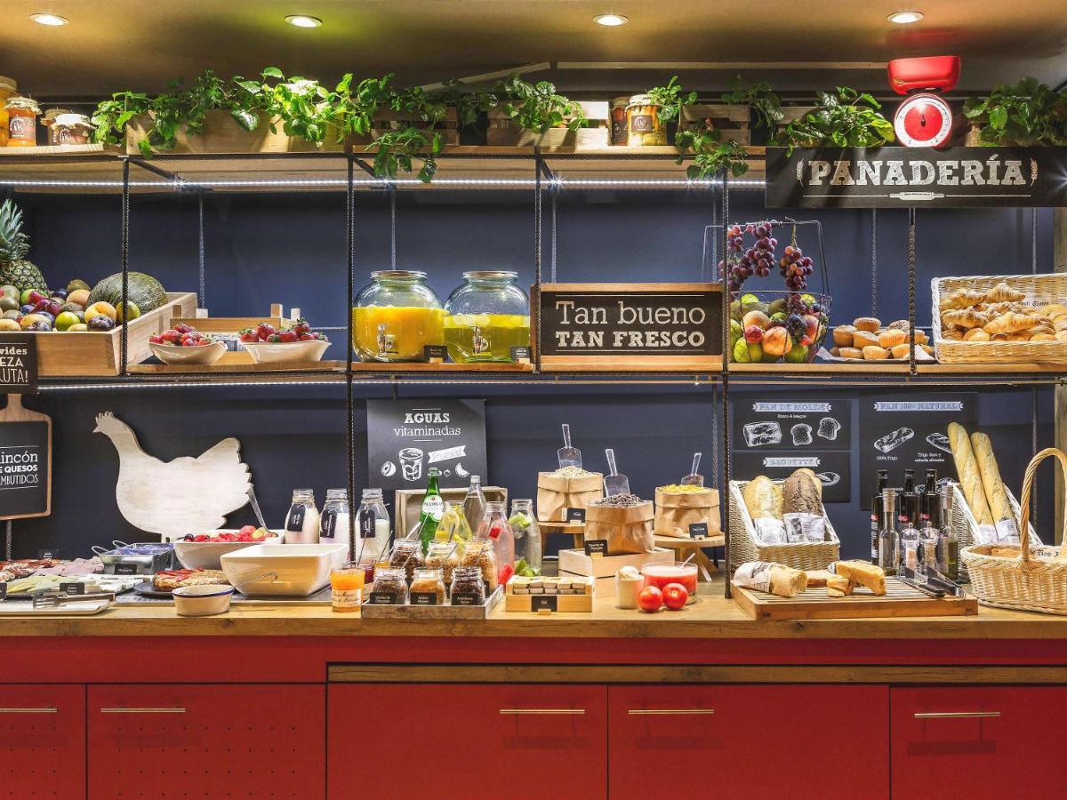 Ibis Barcelona Molins De Rei Hotell Exteriör bild